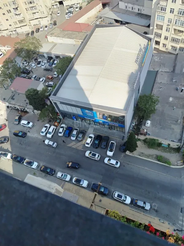 Satılır 3 otaqlı mənzil 124 m²