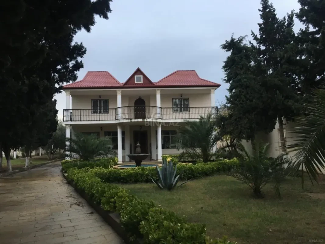 Satılır 6 otaqlı həyət evi 500 m²