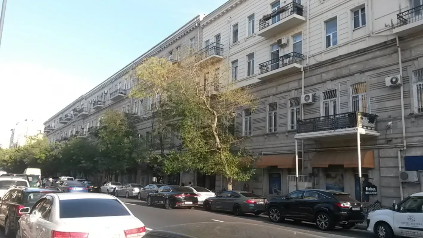 Satılır 2 otaqlı mənzil 60 m²