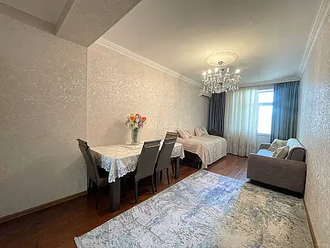 Satılır 2 otaqlı mənzil 80 m² — Bakı, İnşaatçılar 2 otaq 80.00 m²