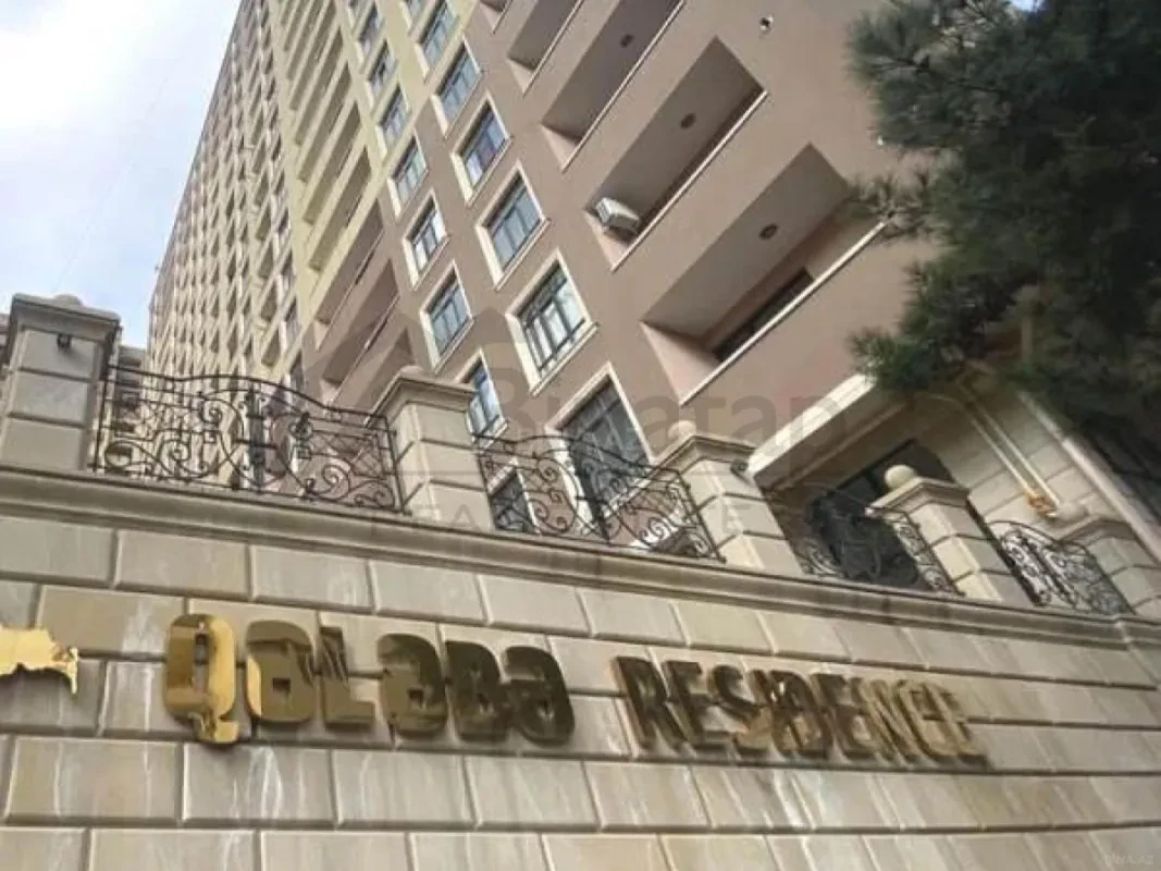 Satılır 3 otaqlı mənzil 135 m²