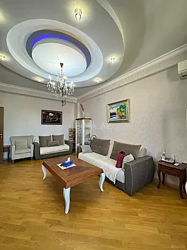 Satılır 2 otaqlı mənzil 91 m² — Bakı, Memar Əcəmi yanı 2 otaq 91.00 m²