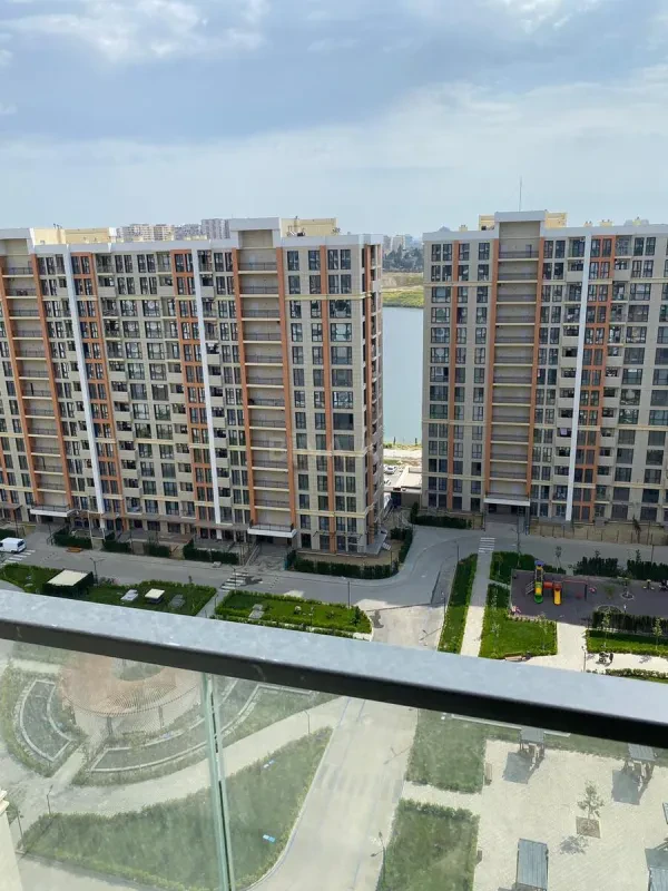 Satılır 2 otaqlı mənzil 67 m²