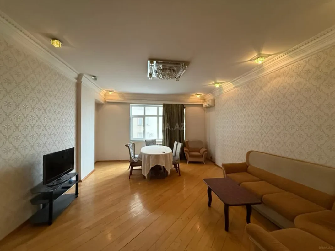 Satılır 3 otaqlı mənzil 120 m²