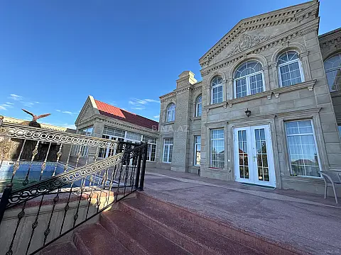 Satılır 7 otaqlı həyət evi 370 m² — Bakı, Novxanı 7 otaq 370.00 m²