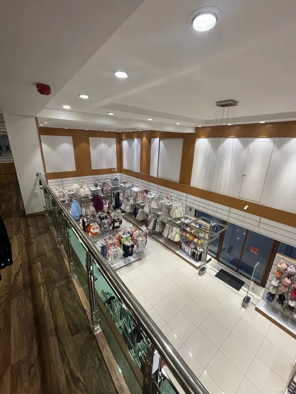 Kirayə verilir obyekt 390 m²
