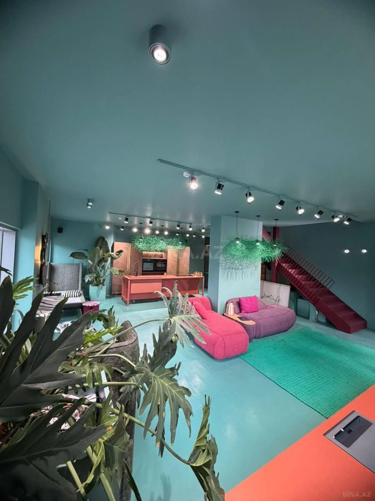 Kirayə verilir 2 otaqlı ofis 150 m²