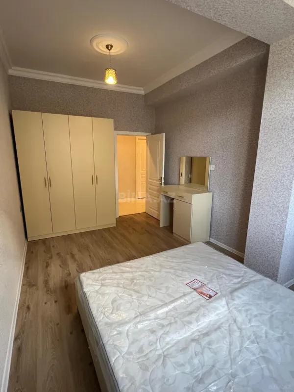 Kirayə verilir 2 otaqlı mənzil 82 m²