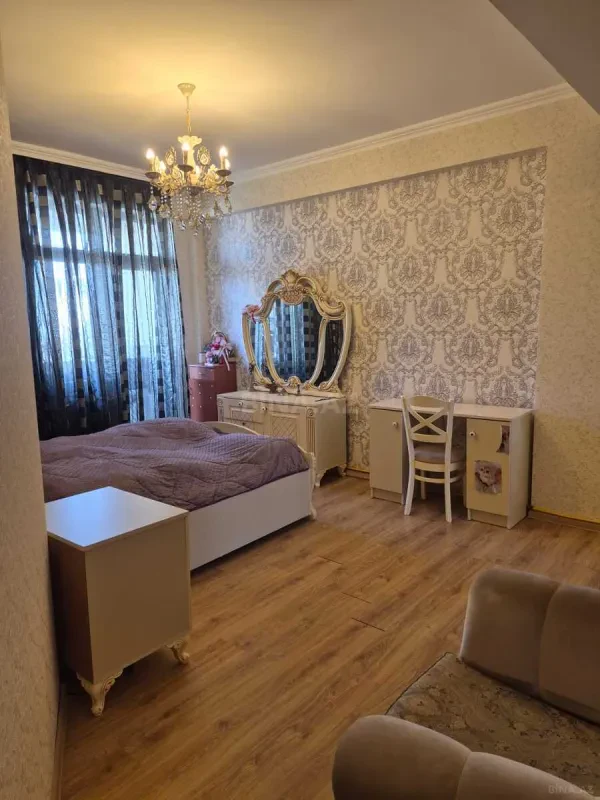 Satılır 3 otaqlı mənzil 103 m²