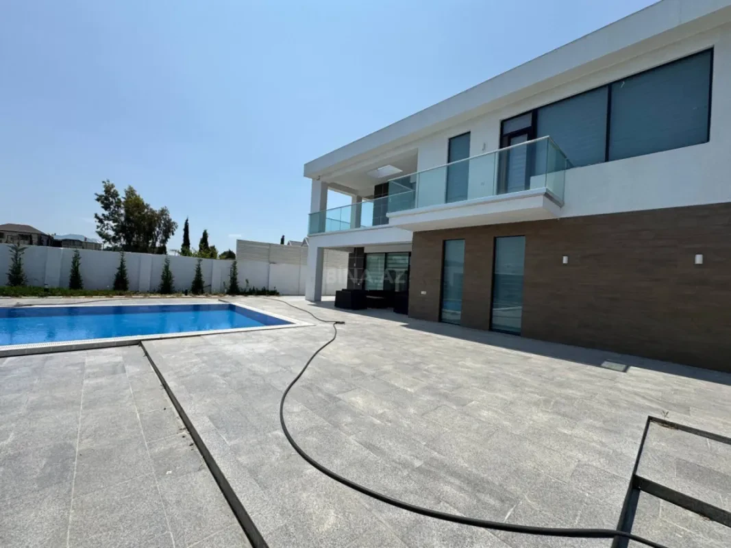 Satılır 6 otaqlı həyət evi 400 m²