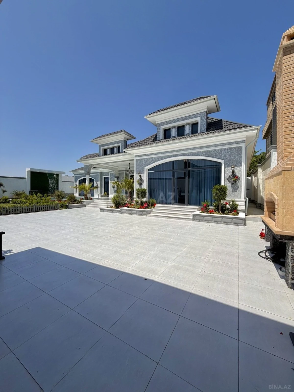 Satılır 5 otaqlı həyət evi 250 m²