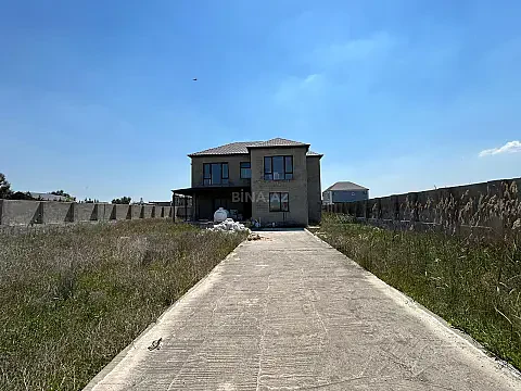 Satılır 6 otaqlı həyət evi 220 m² — Bakı 6 otaq 220.00 m²