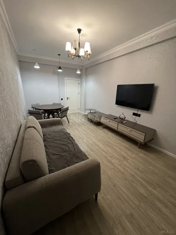Kirayə verilir 2 otaqlı mənzil 90 m²