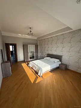 Kirayə verilir 3 otaqlı mənzil 130 m² — Bakı 3 otaq 130.00 m²