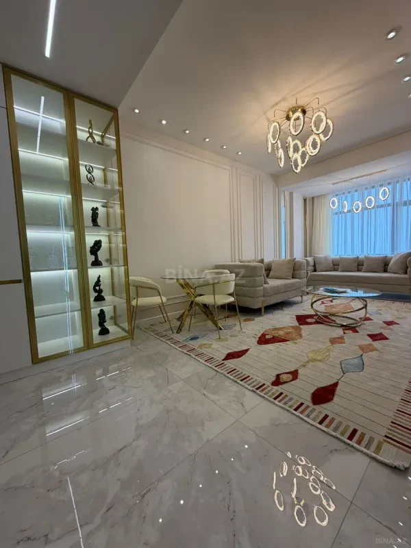 Kirayə verilir 3 otaqlı mənzil 150 m²