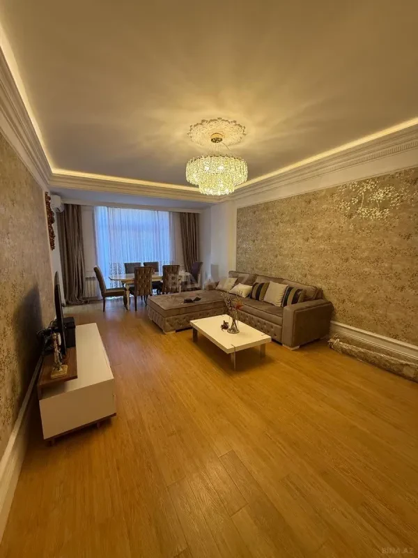 Satılır 3 otaqlı mənzil 140 m²
