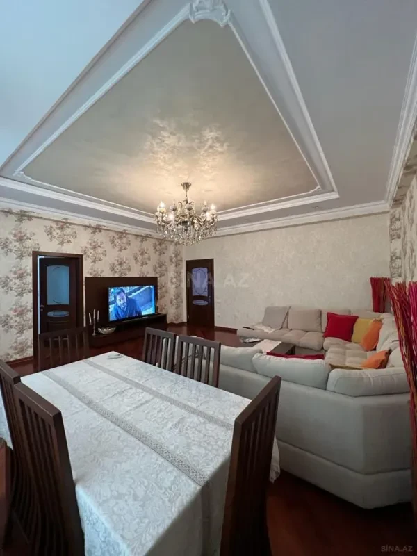 Satılır 2 otaqlı mənzil 120 m²