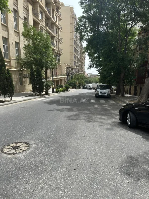 Kirayə verilir 5 otaqlı ofis 130 m²