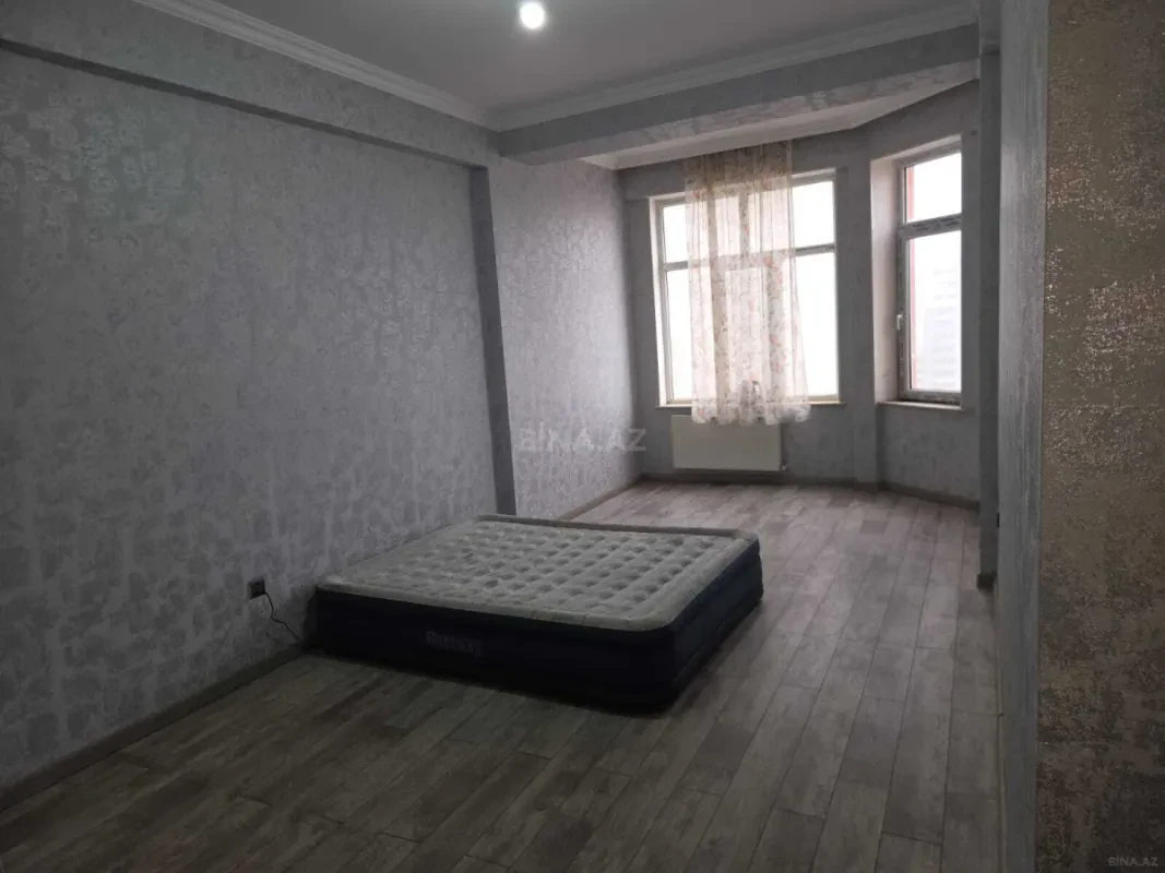 Kirayə verilir 2 otaqlı mənzil 96 m²