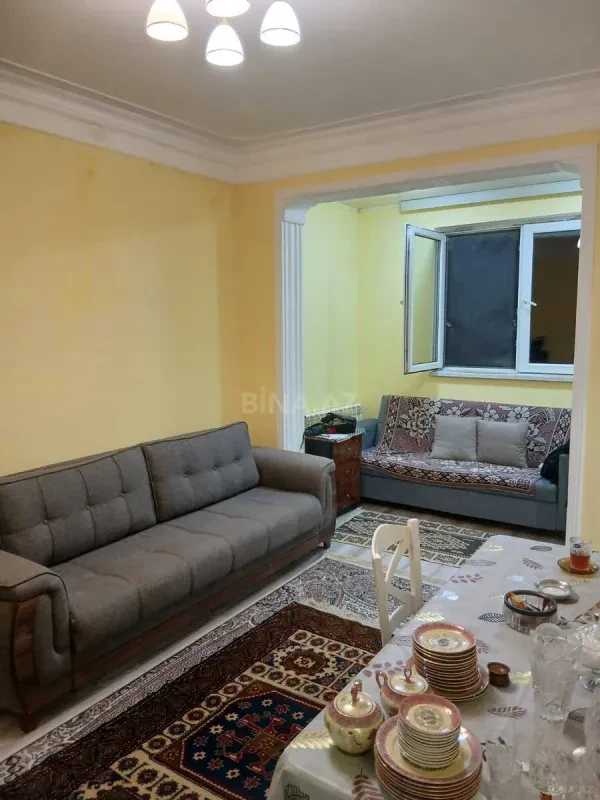 Kirayə verilir 2 otaqlı mənzil 50 m²