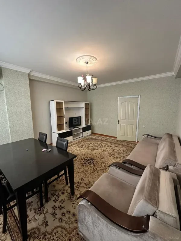 Kirayə verilir 2 otaqlı mənzil 90 m²
