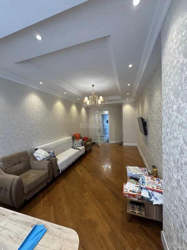 Kirayə verilir 3 otaqlı mənzil 140 m²