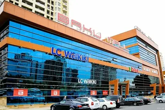 Satılır 3 otaqlı mənzil 140 m² — Bakı, İnşaatçılar 3 otaq 140.00 m²