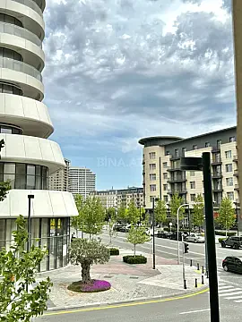 Satılır 3 otaqlı mənzil 129 m² — Bakı 3 otaq 129.00 m²