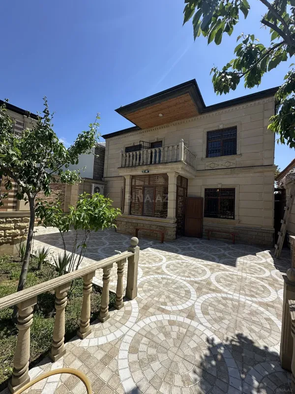 Satılır 5 otaqlı həyət evi 300 m²