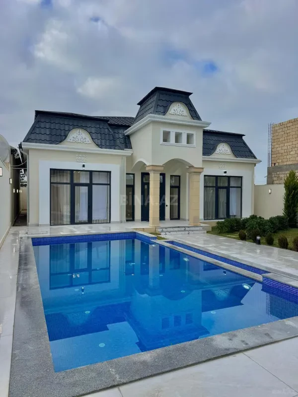 Satılır 5 otaqlı həyət evi 240 m²