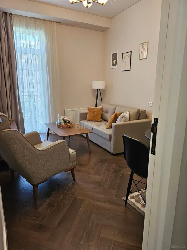 Kirayə verilir 2 otaqlı mənzil 72 m²