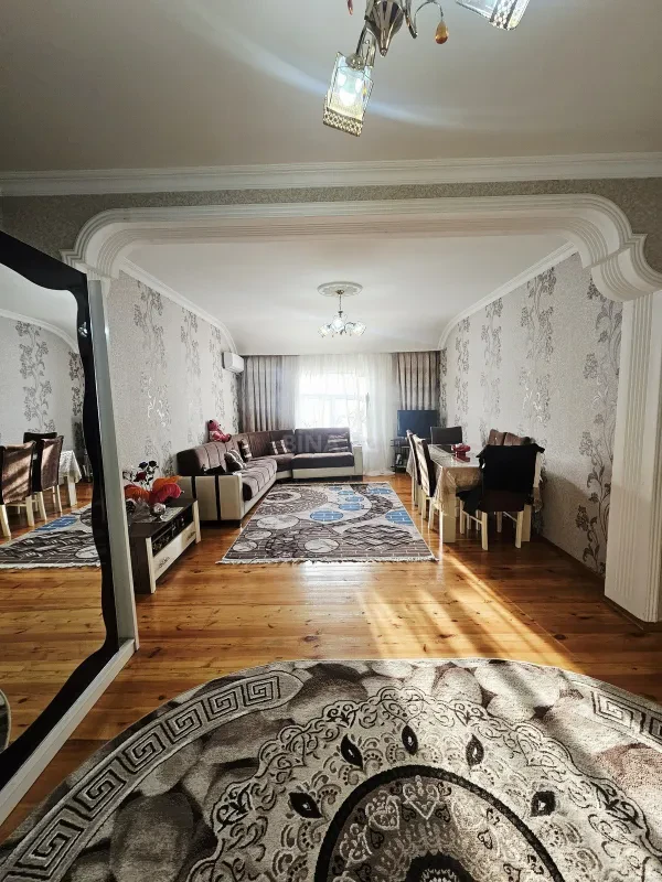 Satılır 2 otaqlı mənzil 78 m²