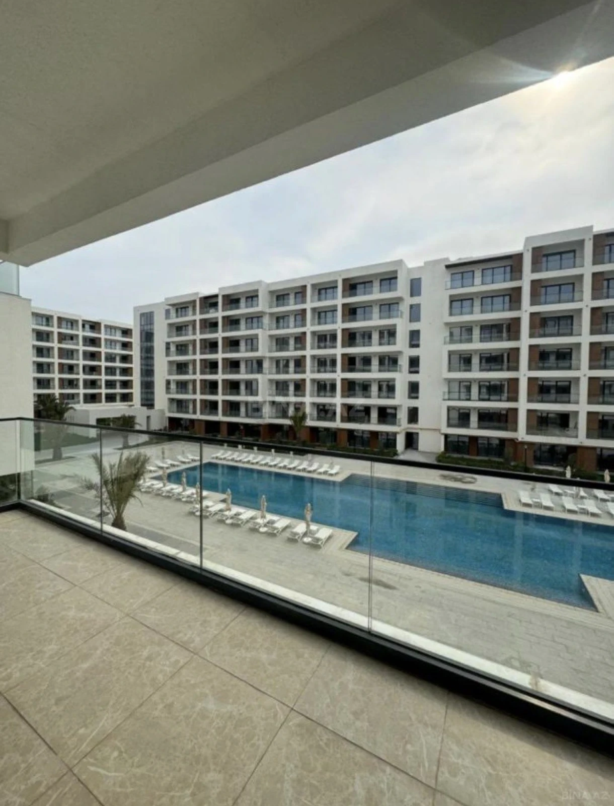 Kirayə verilir 2 otaqlı mənzil 100 m²
