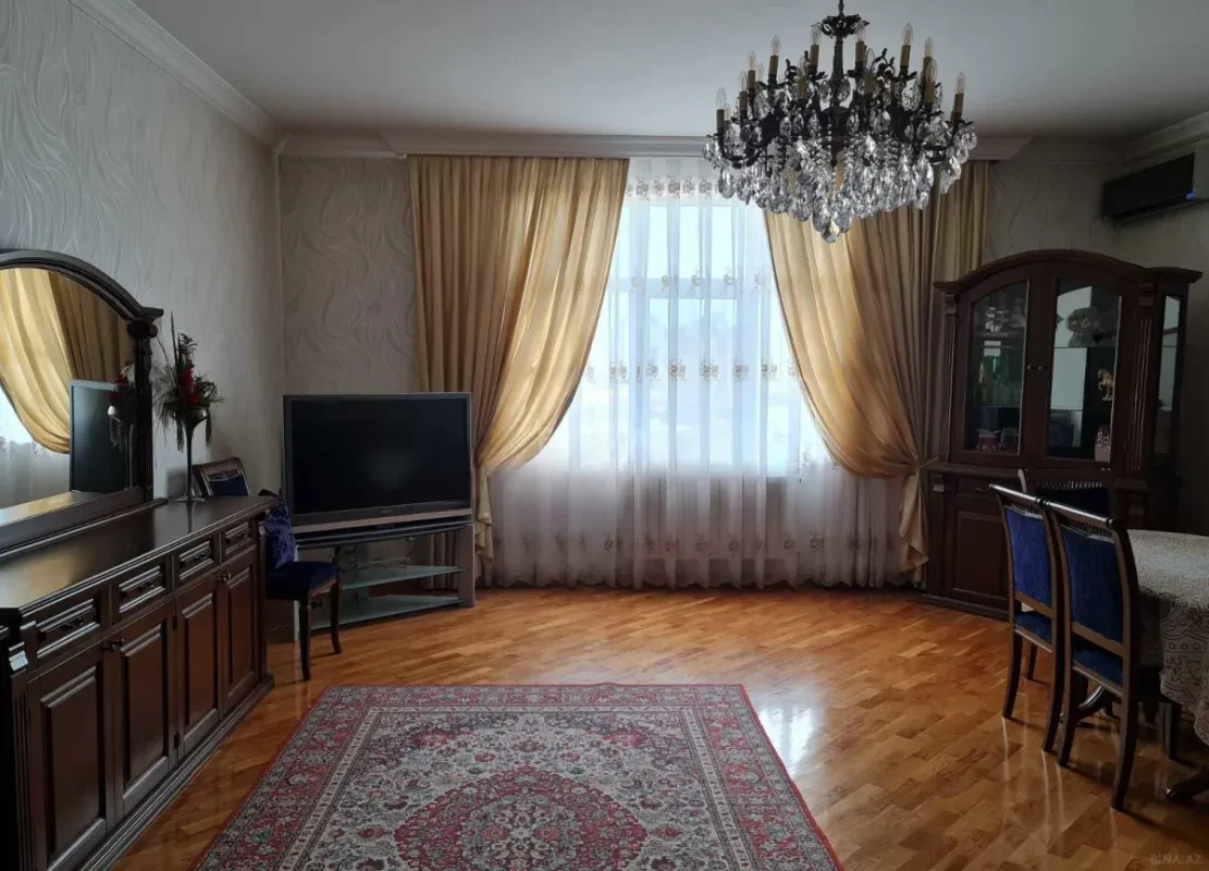 Kirayə verilir 2 otaqlı mənzil 90 m²
