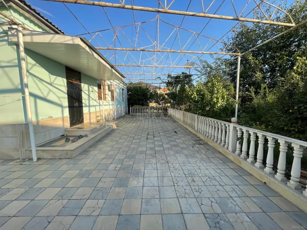 Satılır 6 otaqlı həyət evi 140 m²