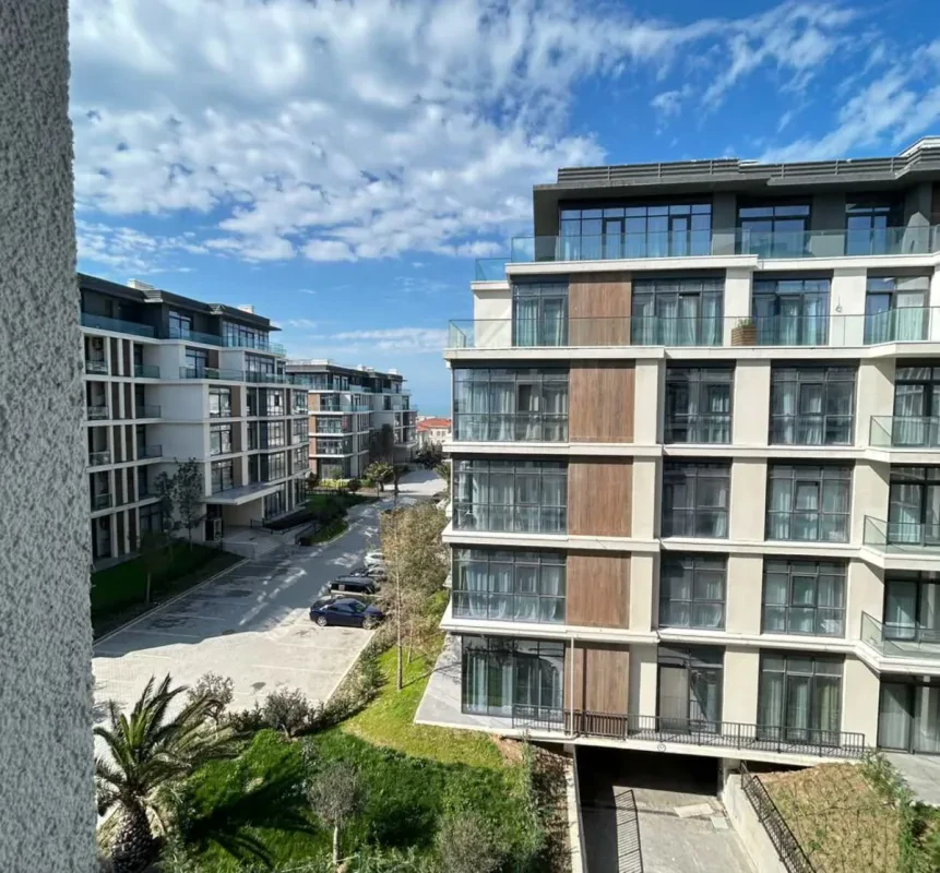 Kirayə verilir 2 otaqlı mənzil 86 m²