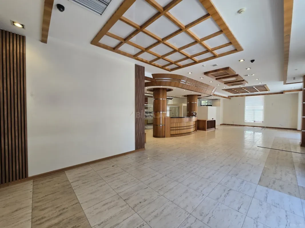 Kirayə verilir obyekt 220 m²