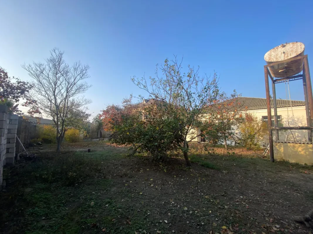 Satılır 6 otaqlı həyət evi 196 m²