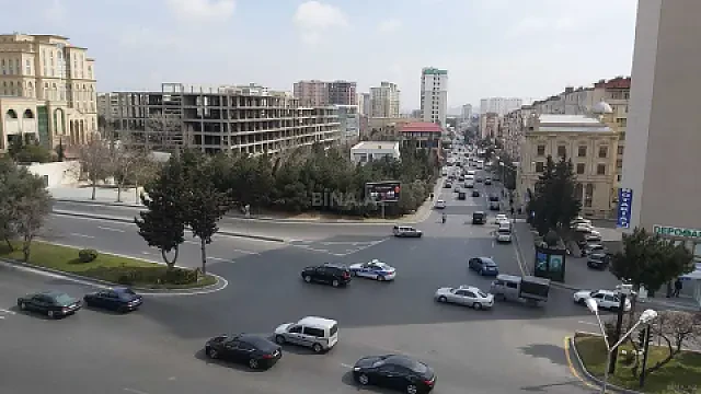 Kirayə verilir obyekt 330 m² — Bakı 330.00 m²