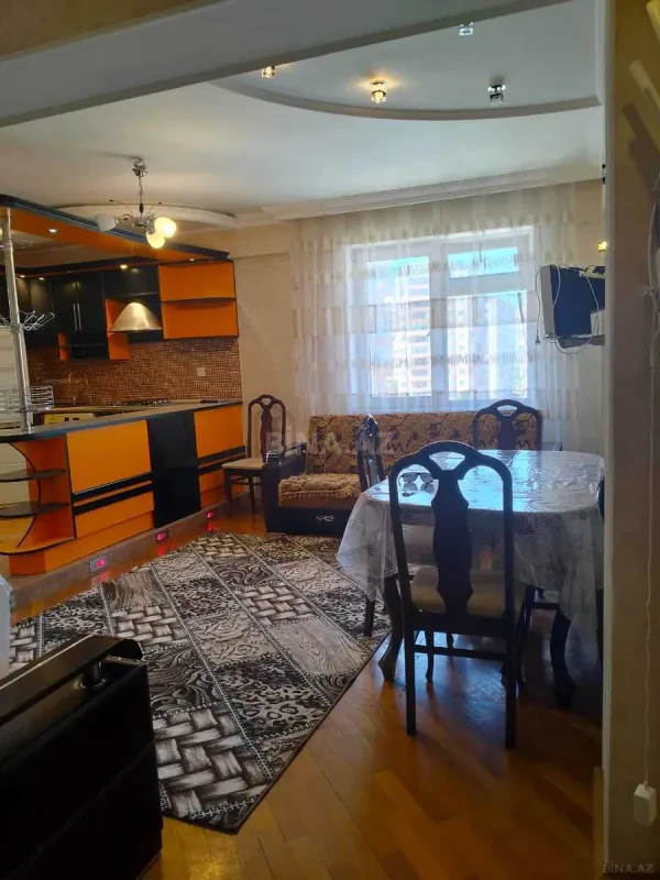 Kirayə verilir 2 otaqlı mənzil 76 m²