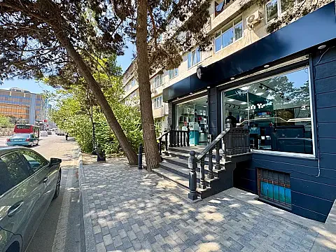 Satılır obyekt 220 m² — Bakı 220.00 m²
