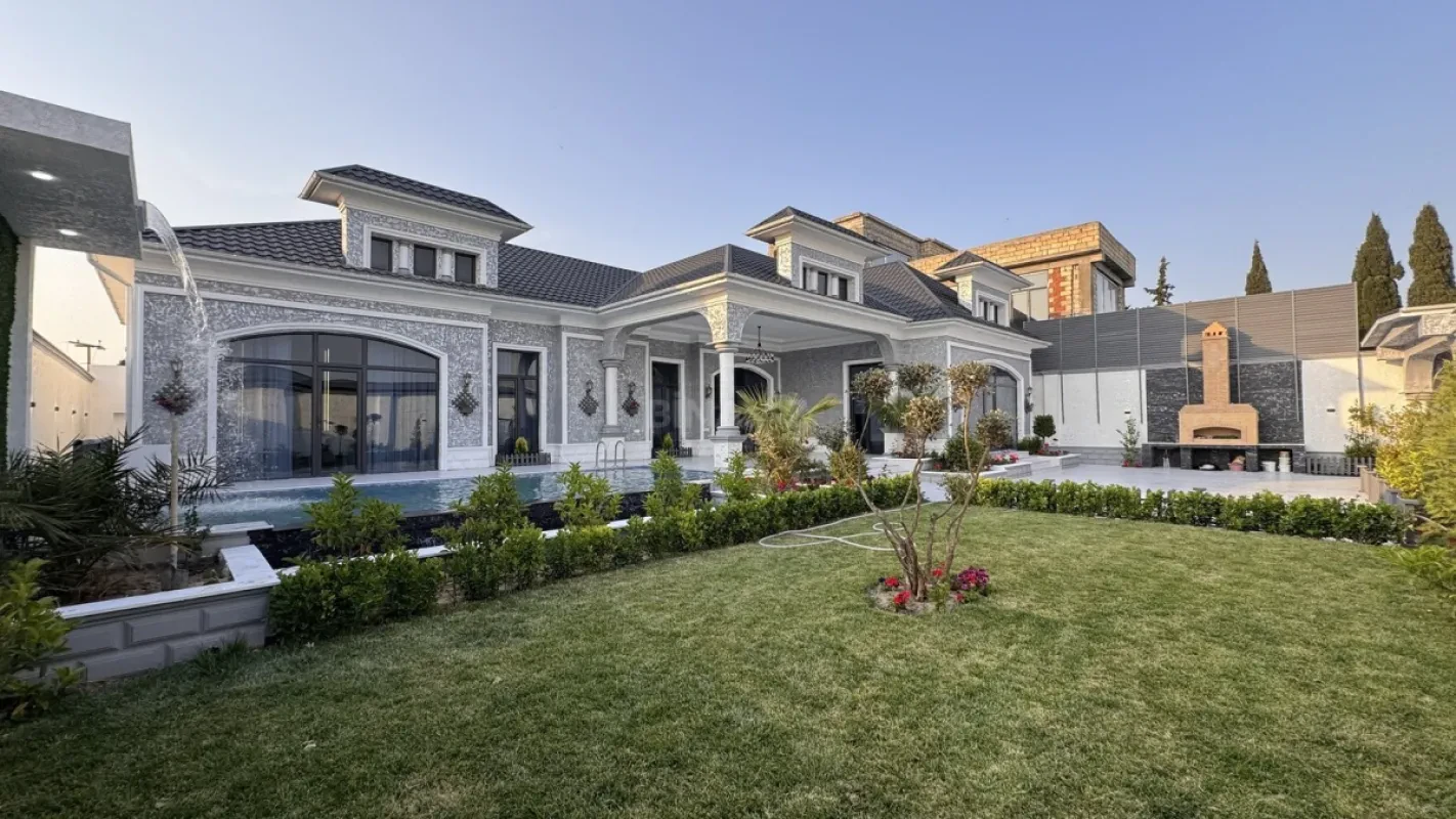 Satılır 5 otaqlı həyət evi 240 m²