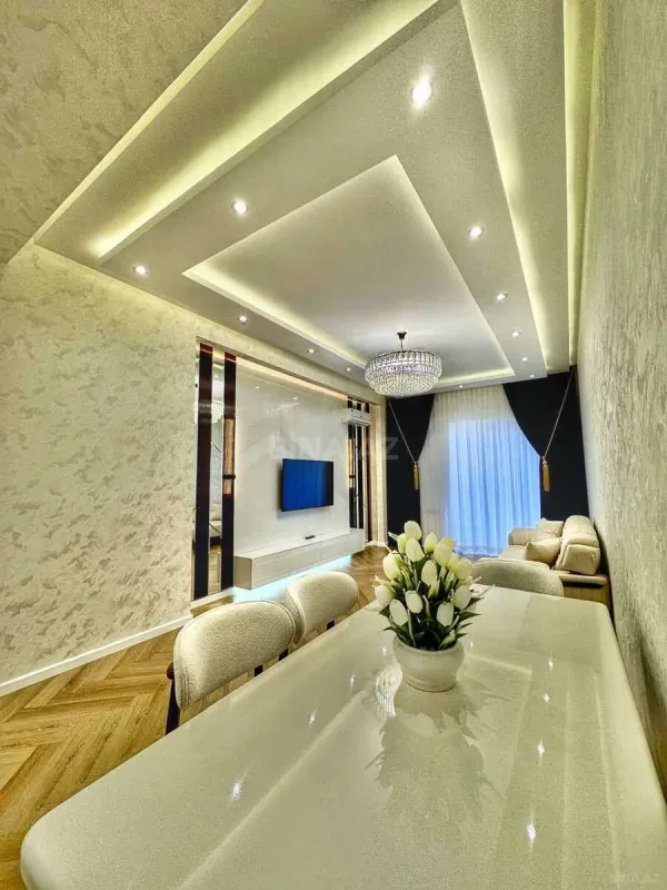 Satılır 3 otaqlı mənzil 110 m²