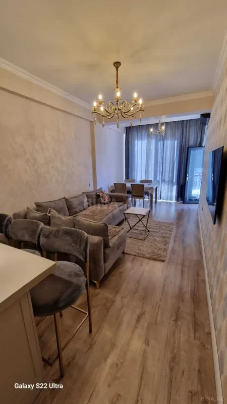Kirayə verilir 2 otaqlı mənzil 60 m²
