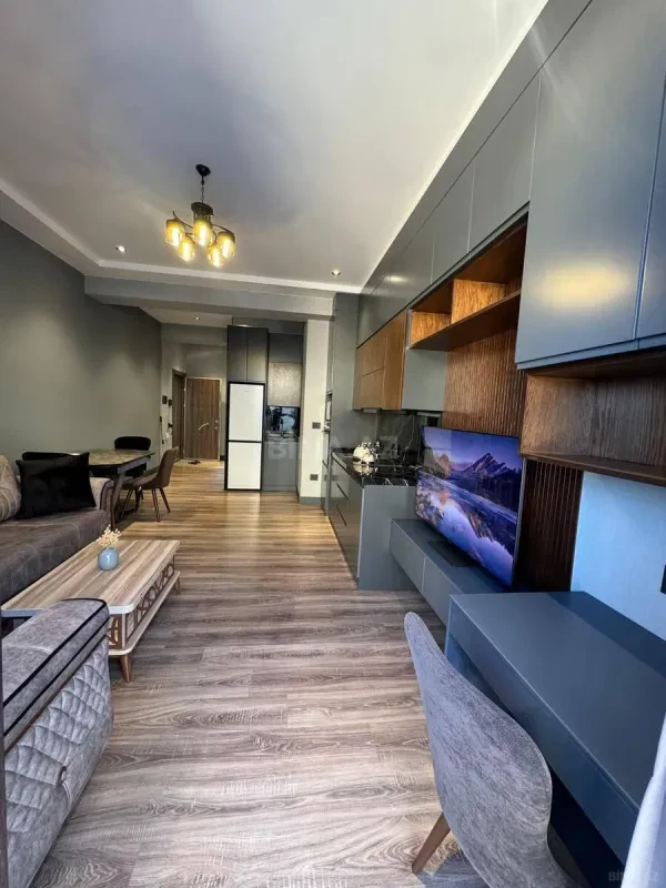 Kirayə verilir 2 otaqlı mənzil 80 m²