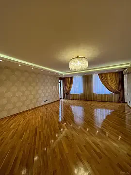 Satılır 4 otaqlı mənzil 215 m² — Bakı 4 otaq 215.00 m²