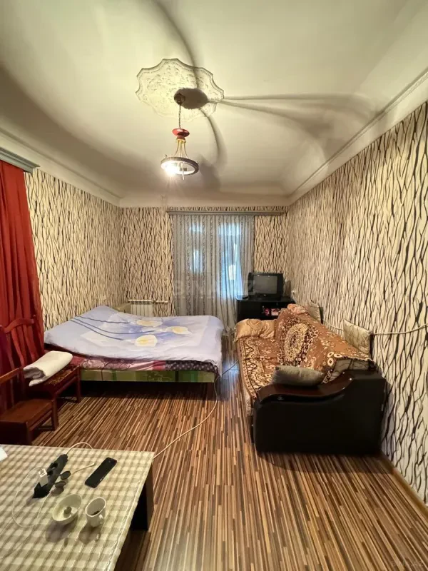 Satılır 1 otaqlı mənzil 40 m²