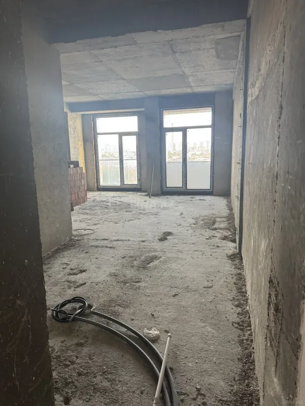 Satılır 1 otaqlı mənzil 55 m²