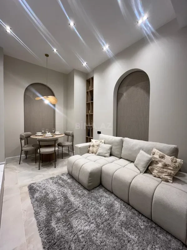 Kirayə verilir 2 otaqlı mənzil 70 m²