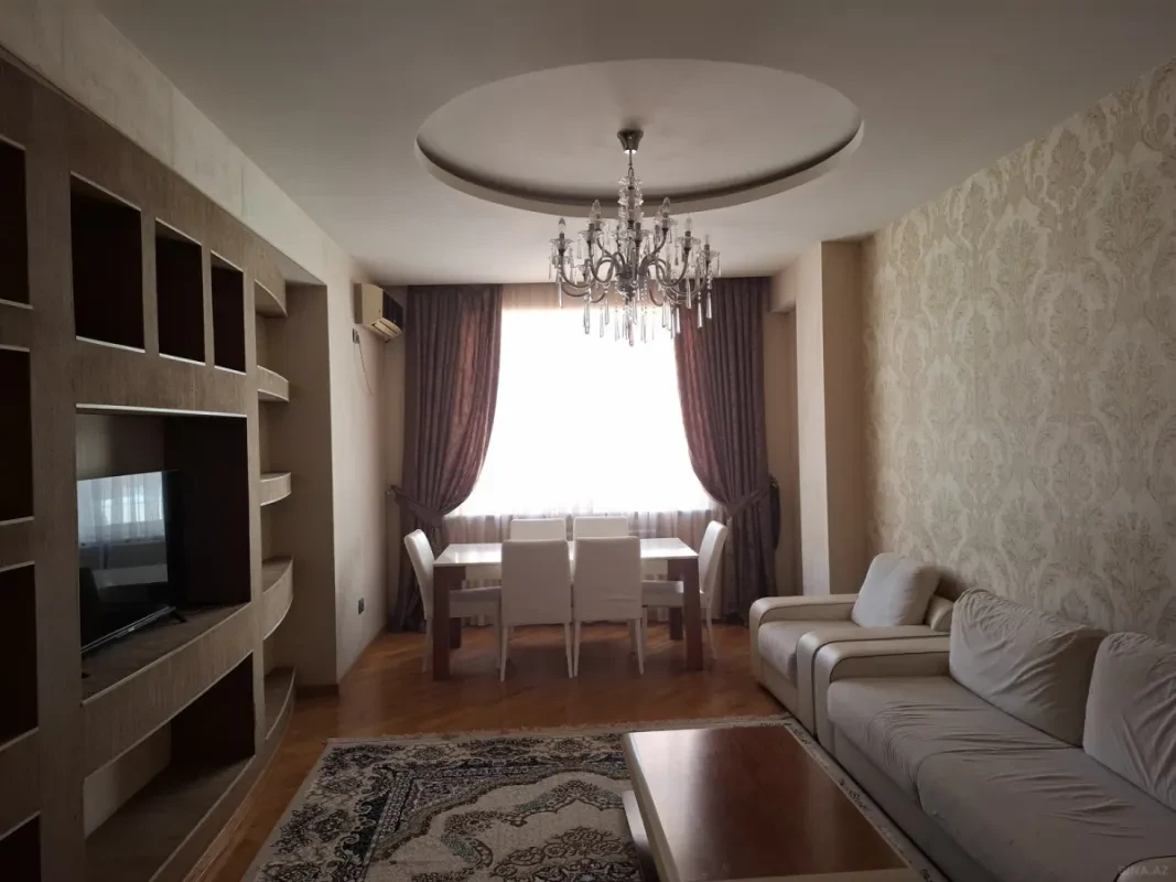 Kirayə verilir 2 otaqlı mənzil 90 m²